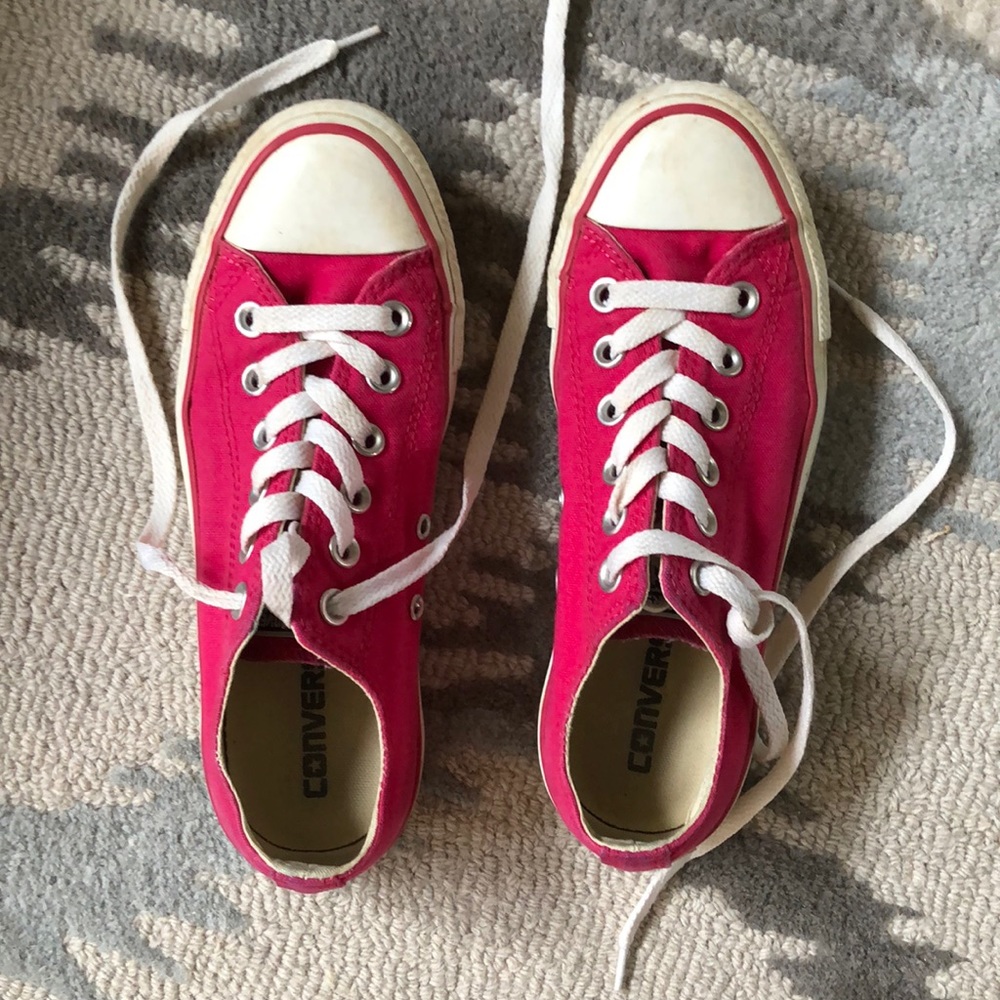 HOT PINK CONVERSE!!!